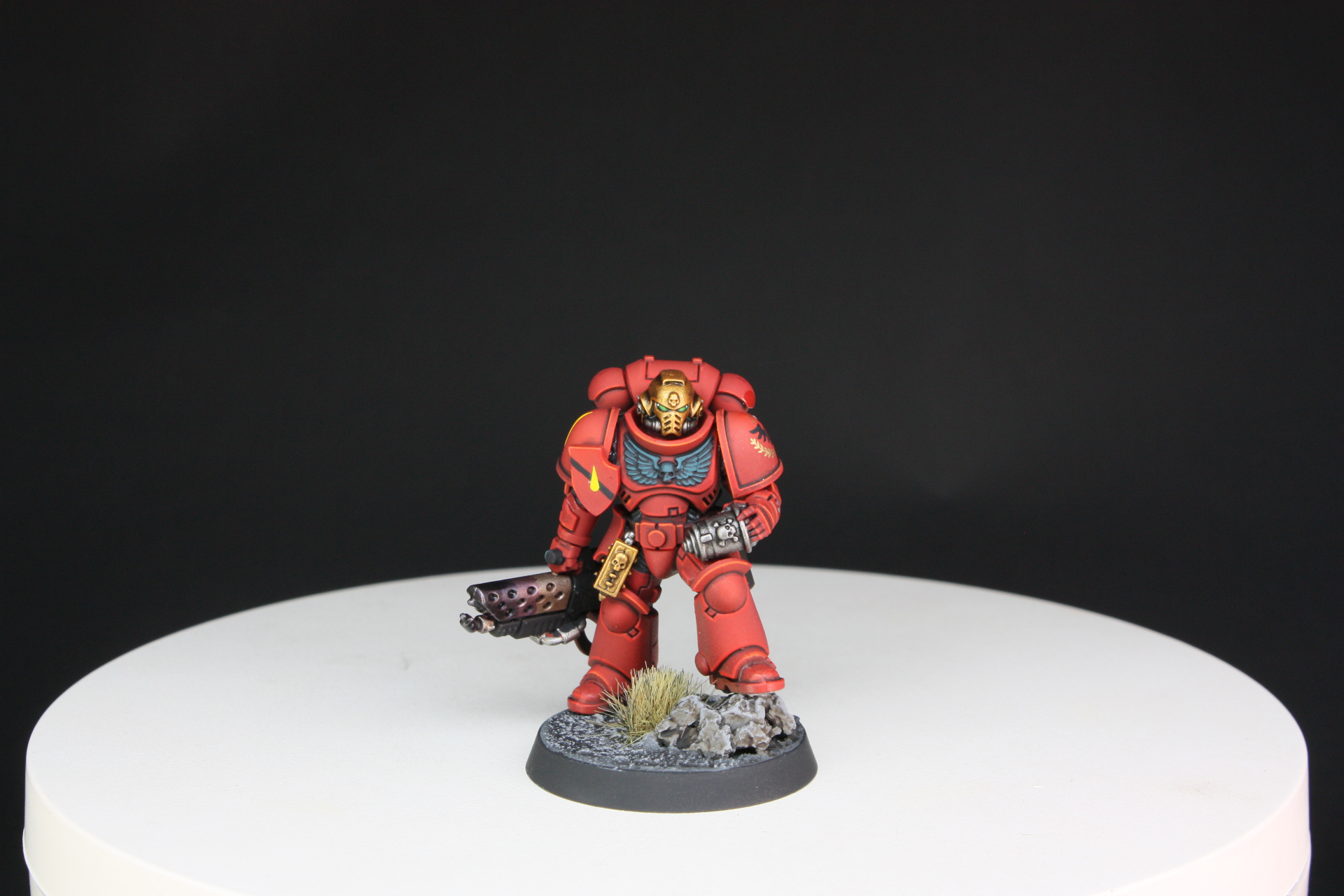 Blood Angels Captain in Gravis armour with melta pistol