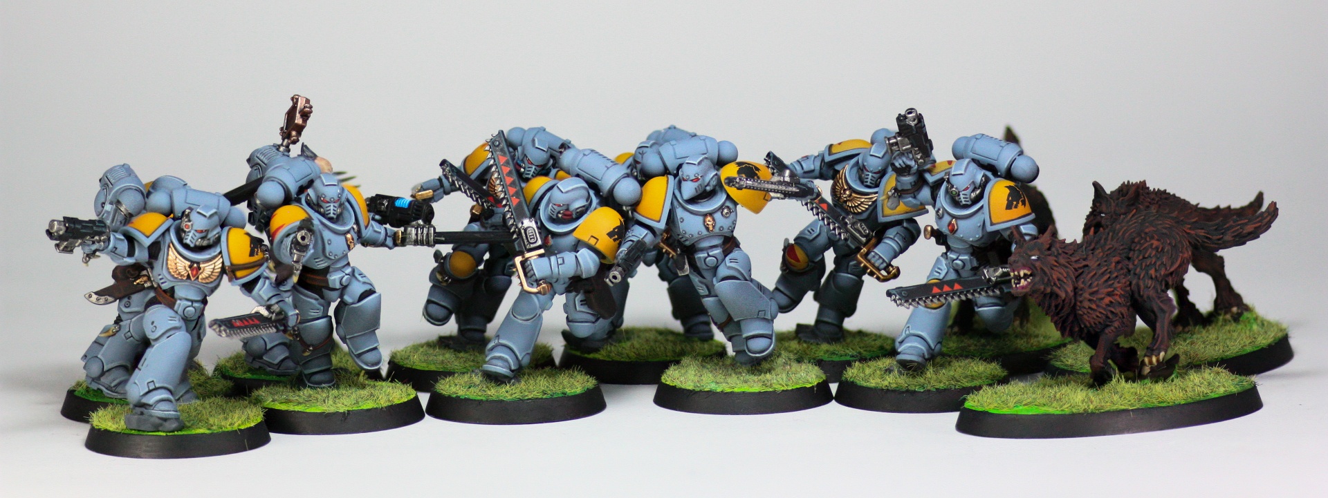 Space Wolves assault pack running with wolf companions
